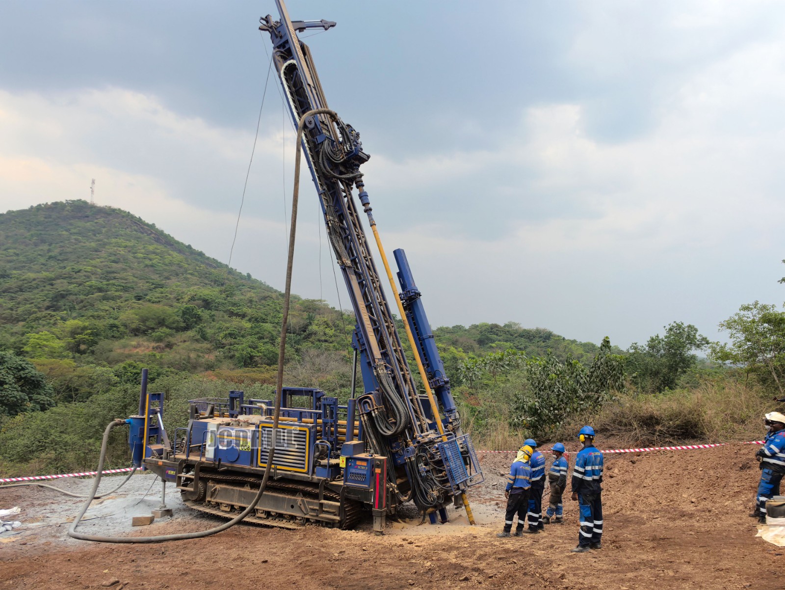 带自动换杆系统的反循环（RC）钻机在非洲矿场的应用