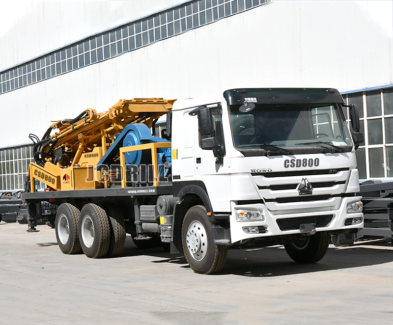 带空气压缩机的车载式水井钻机